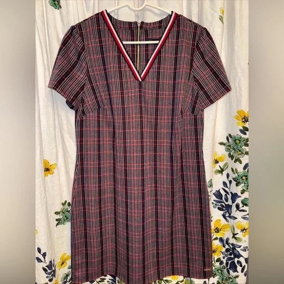 tommy hilfiger women's short sleeve v-neck dress Tommy Hilfiger Women's Puff Sleeve V-Neck Shift Dress
